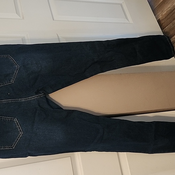 Ripped jeans - Picture 2 of 3